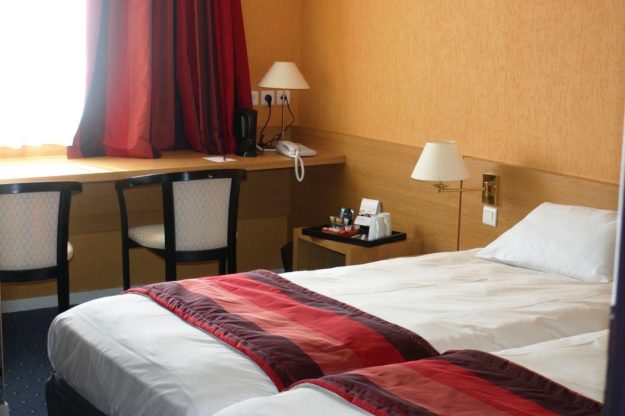 Mercure Hexagone Luxeuil Exterior photo